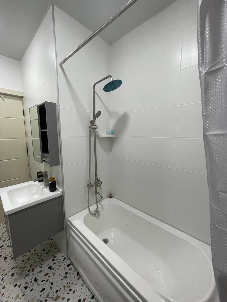 Guest House Nima Koutaïssi Extérieur photo