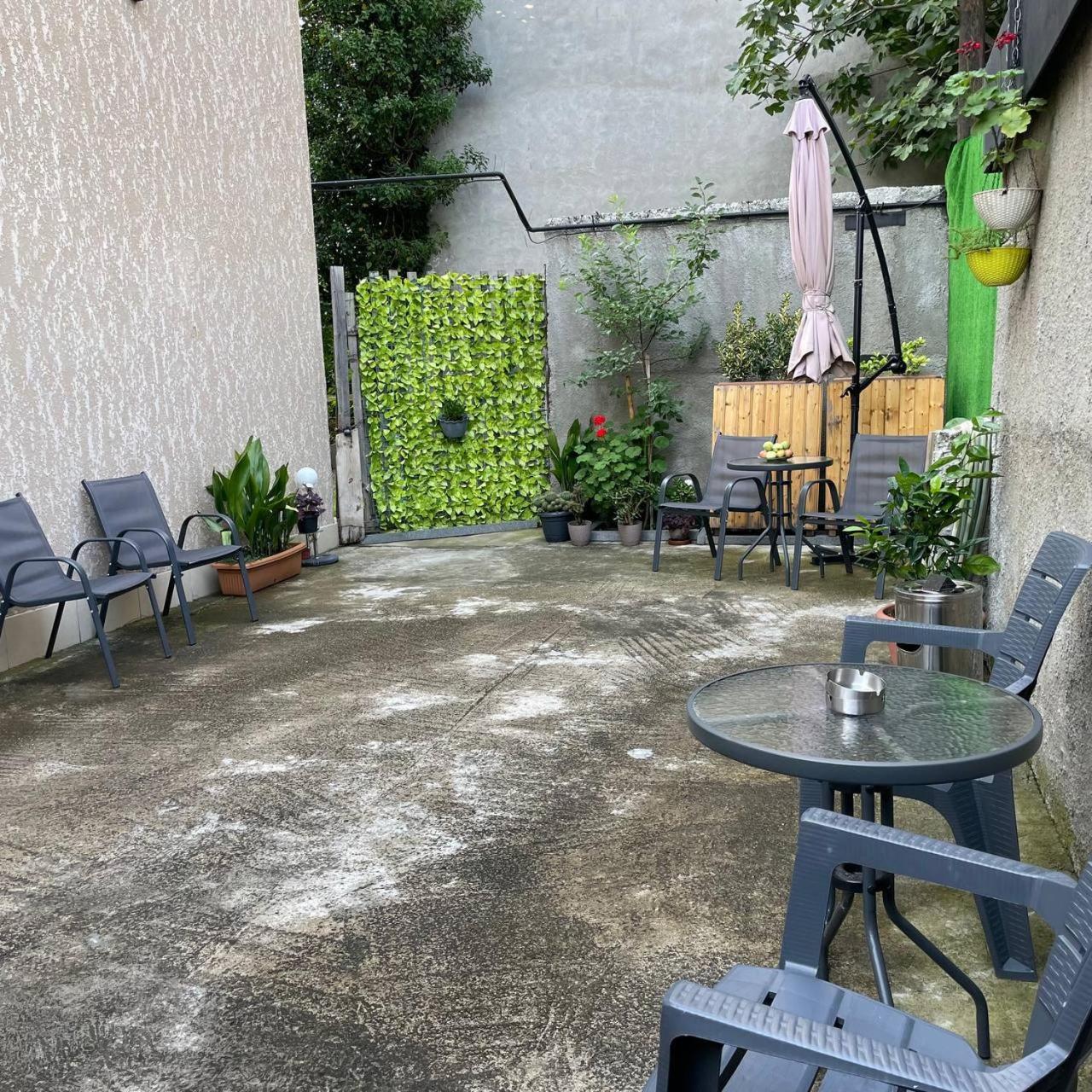 Guest House Nima Koutaïssi Extérieur photo